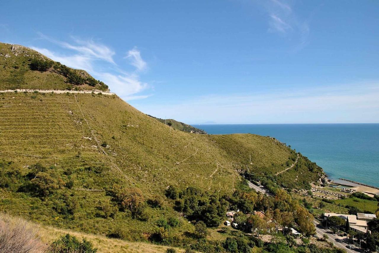 VILLA MIRABELLE Relax e Natura immersi nelle verdi colline Sperlonga Esterno foto